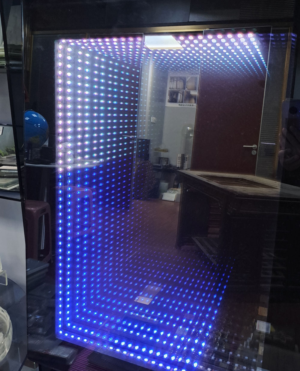 立體調(diào)光玻璃